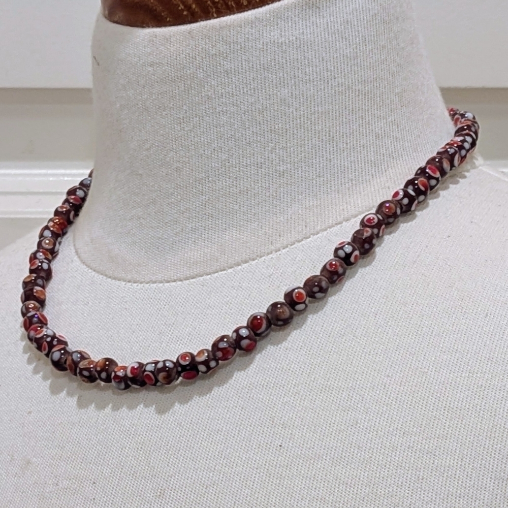 NWOT Beckwoman 16.5" Hand Blown Red White and Brown Mini Glass Bead Necklace - Picture 3 of 7